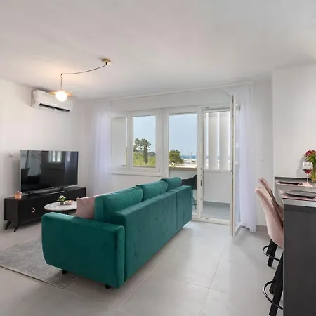 Apartment Ampelea *