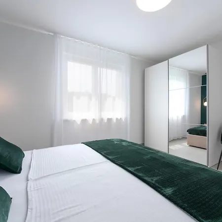 Ampelea Apartment *